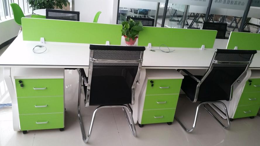 厂家生产批发办公家具职员桌椅4人办公桌单人组合屏风工位卡位